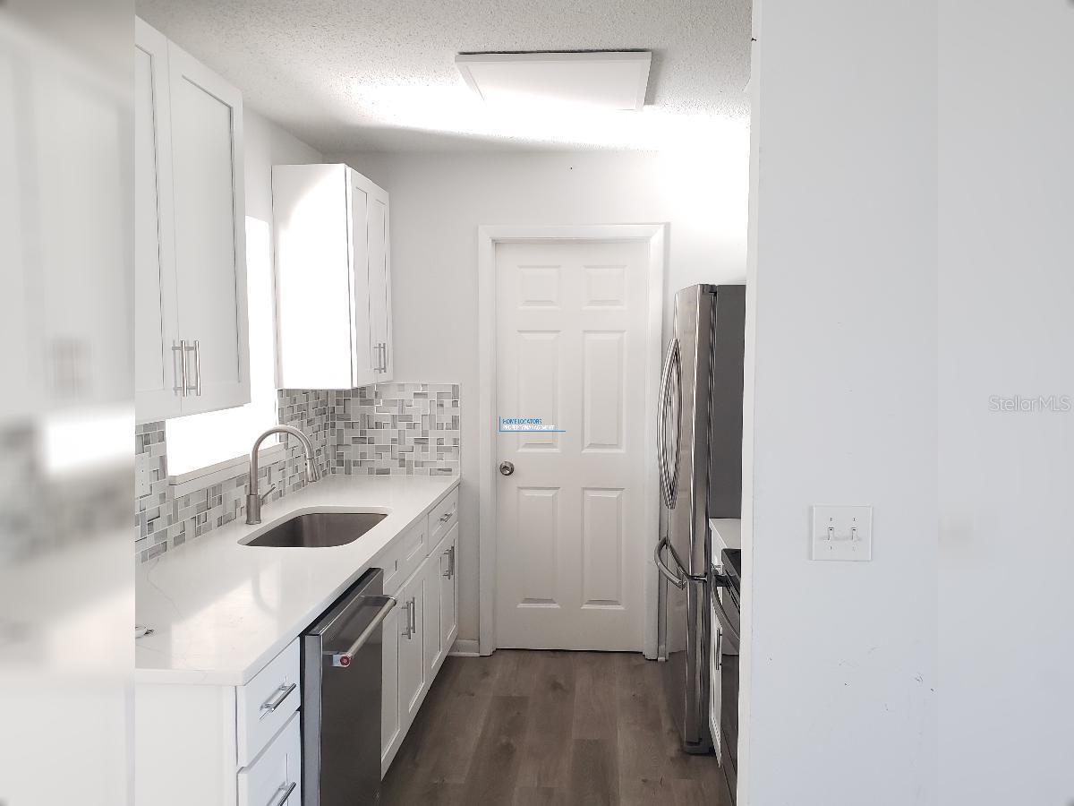 Image 6 of 26 For 4486 Yorkshire Avenue