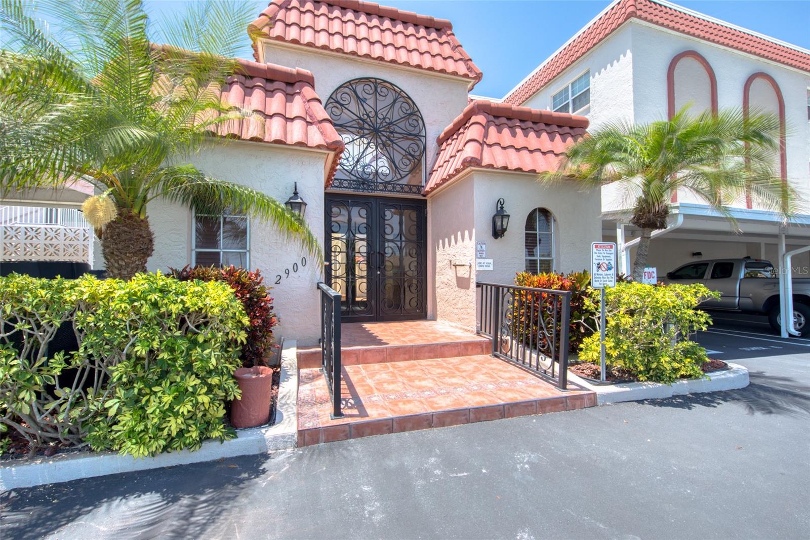 Image 2 of 48 For 2900 Gulf Boulevard 211