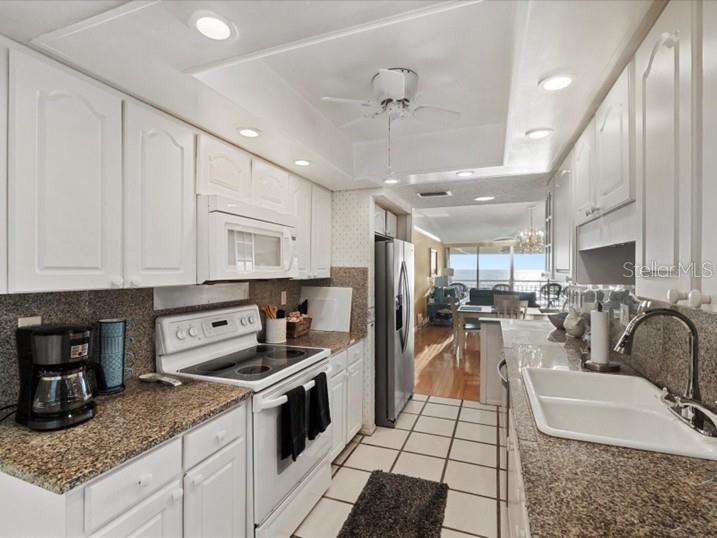 Image 20 of 48 For 2900 Gulf Boulevard 211