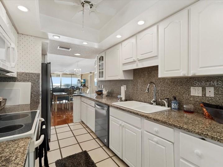 Image 21 of 48 For 2900 Gulf Boulevard 211