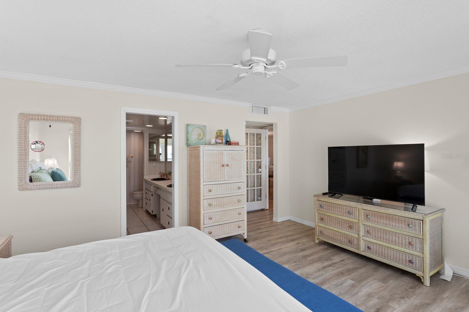 Image 28 of 48 For 2900 Gulf Boulevard 211