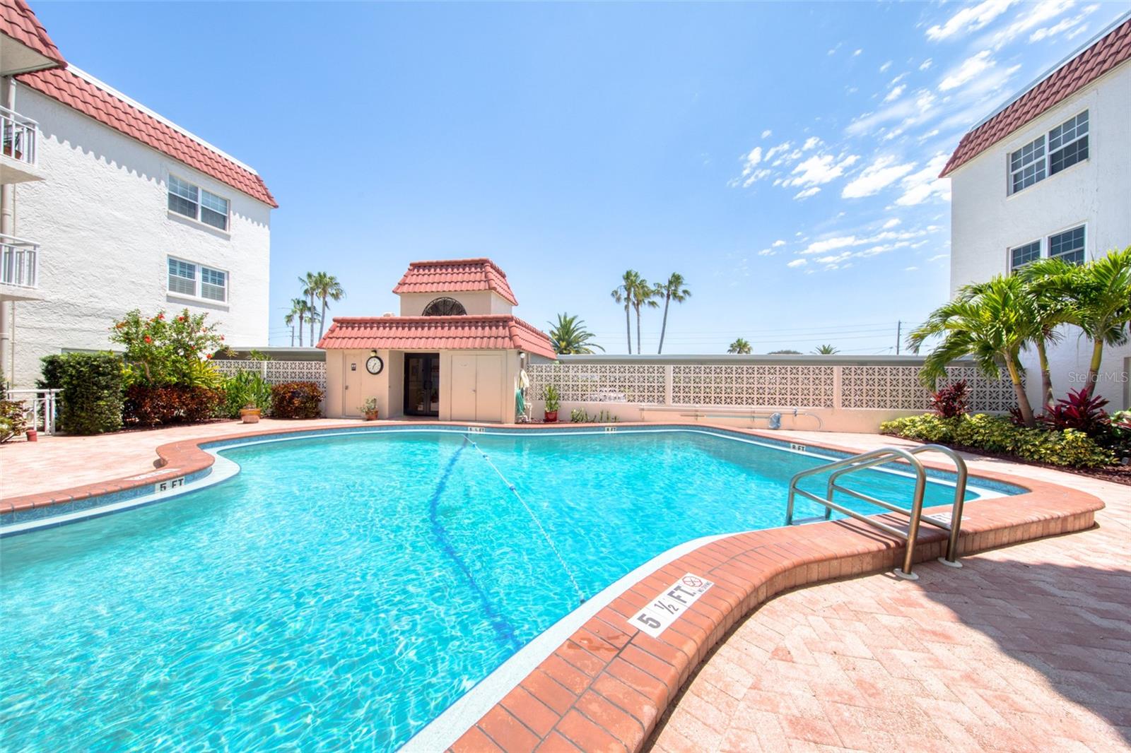 Image 42 of 48 For 2900 Gulf Boulevard 211