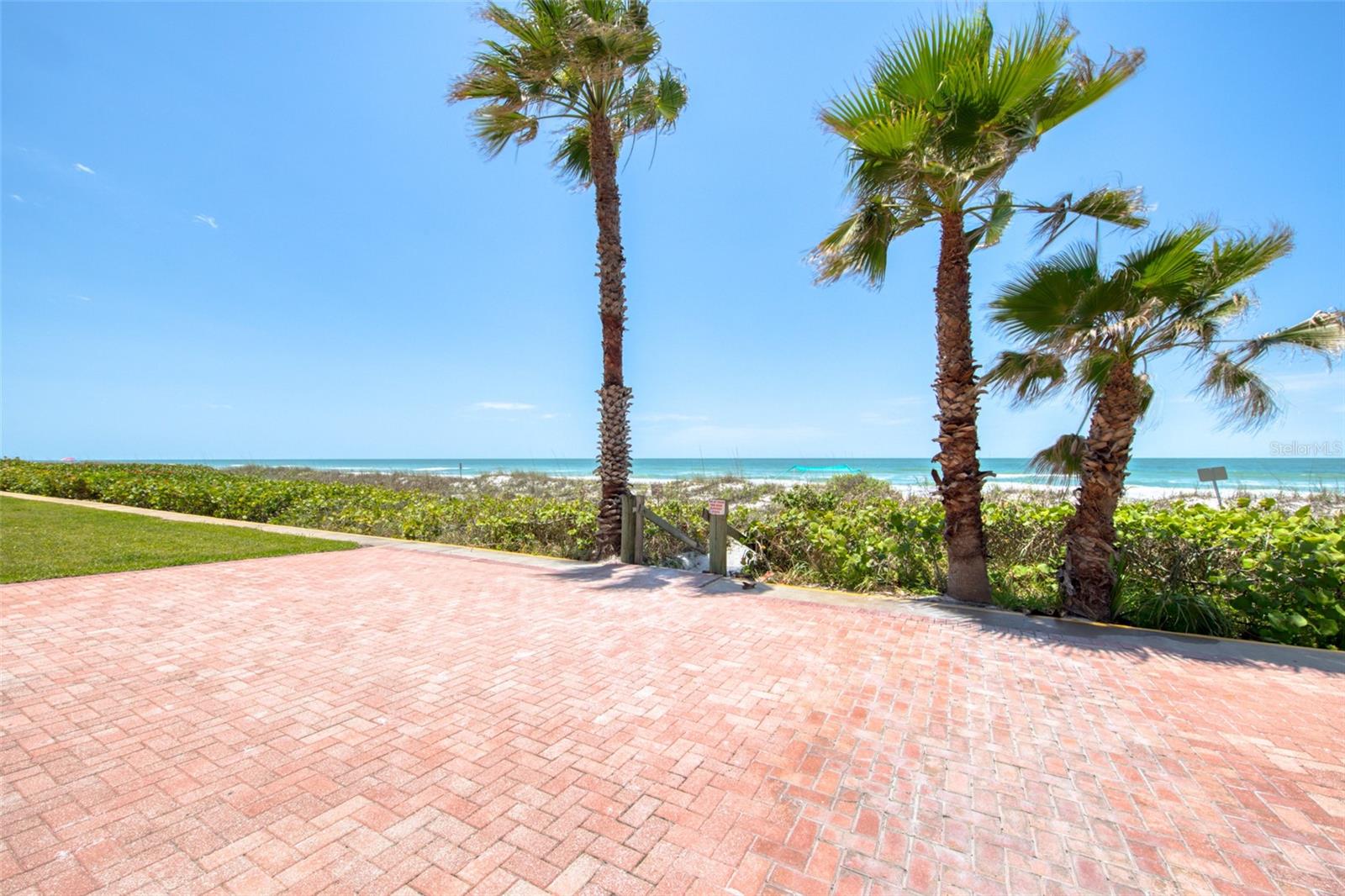 Image 47 of 48 For 2900 Gulf Boulevard 211