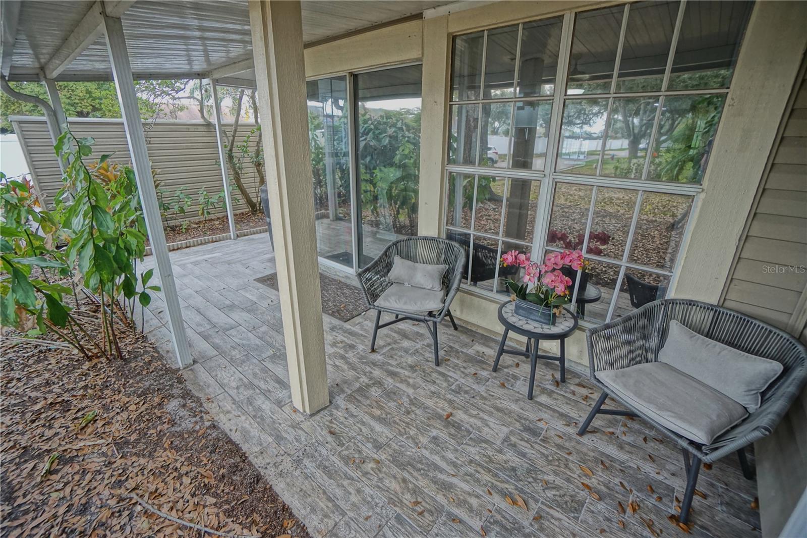 Image 18 of 45 For 6924 Lakeview Court