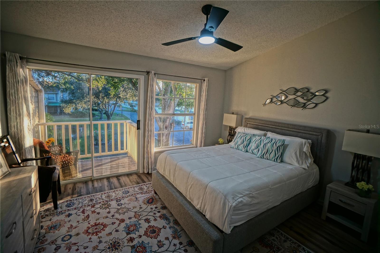 Image 21 of 45 For 6924 Lakeview Court