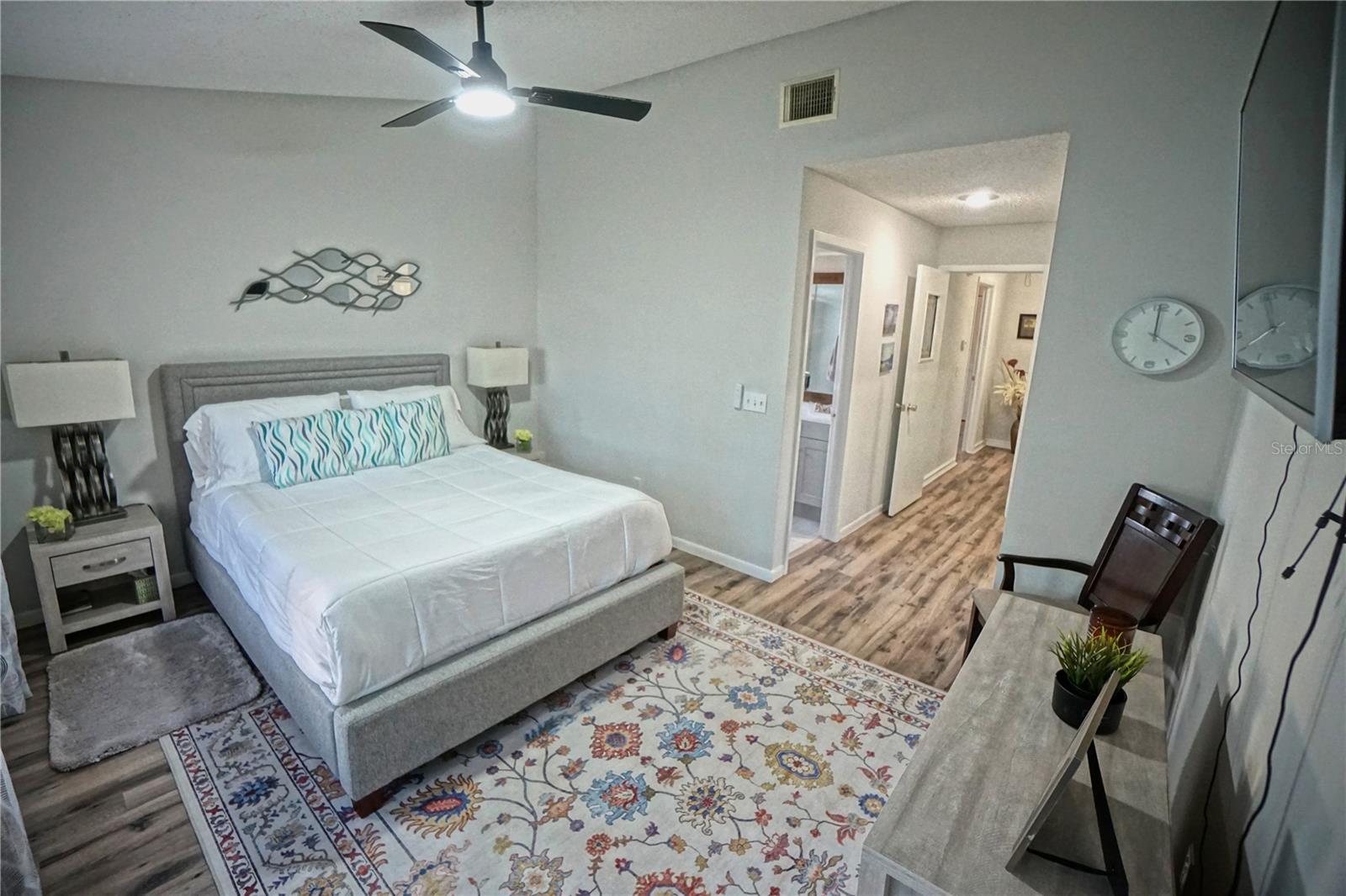 Image 24 of 45 For 6924 Lakeview Court