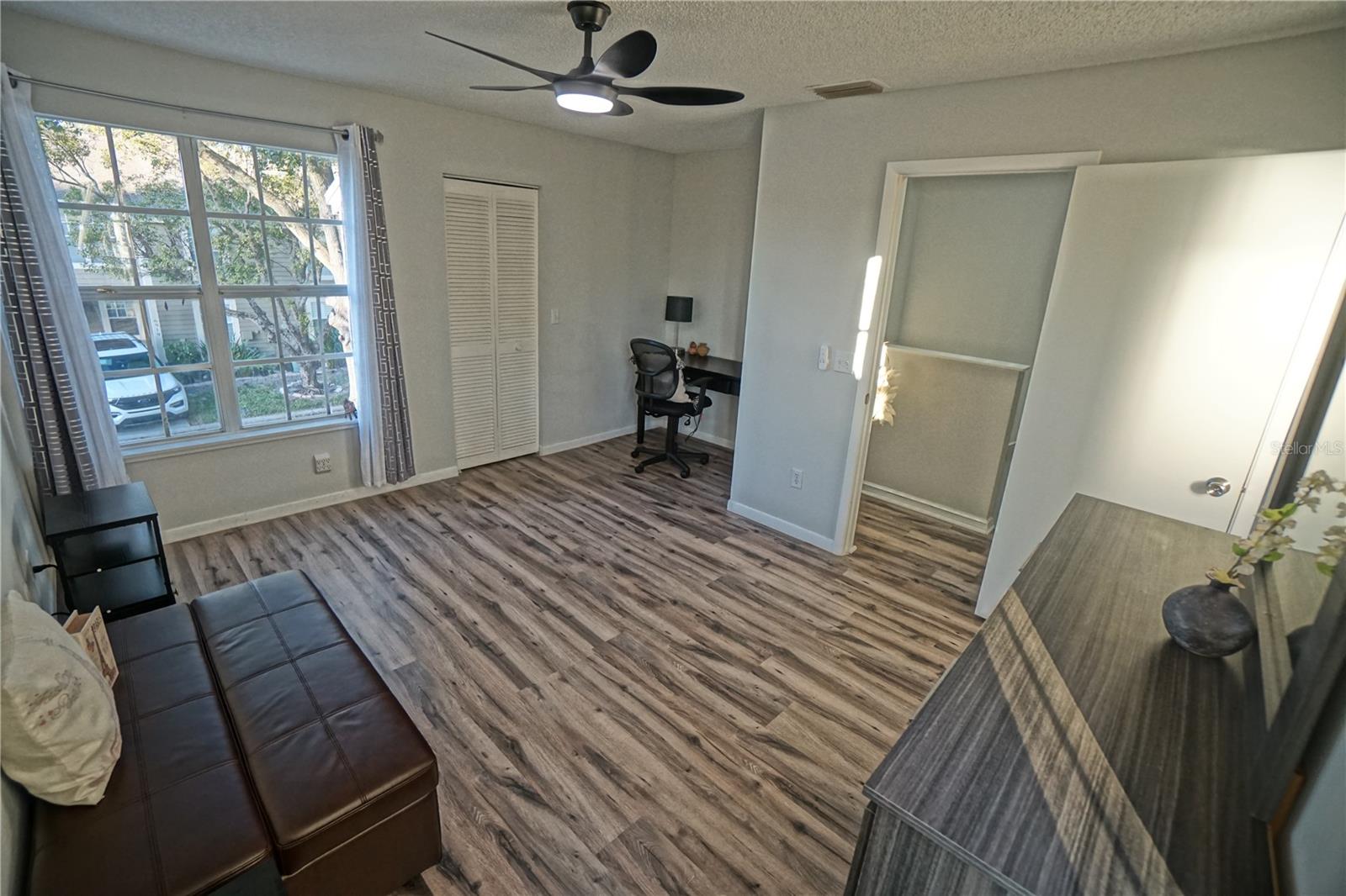 Image 27 of 45 For 6924 Lakeview Court