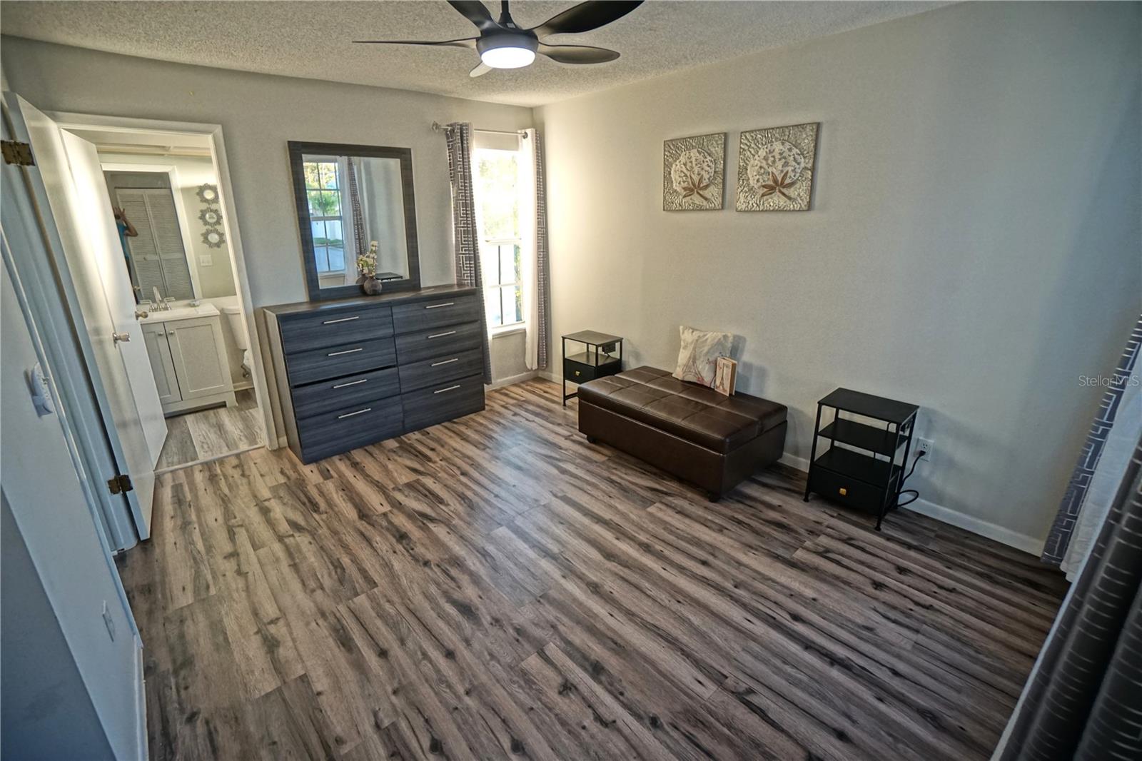 Image 29 of 45 For 6924 Lakeview Court