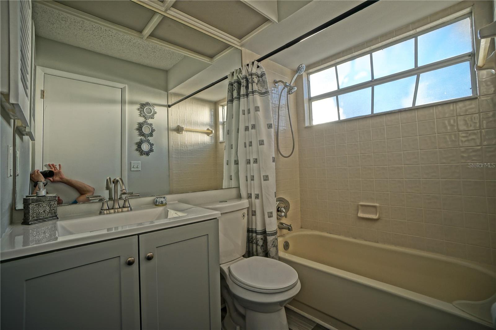 Image 30 of 45 For 6924 Lakeview Court