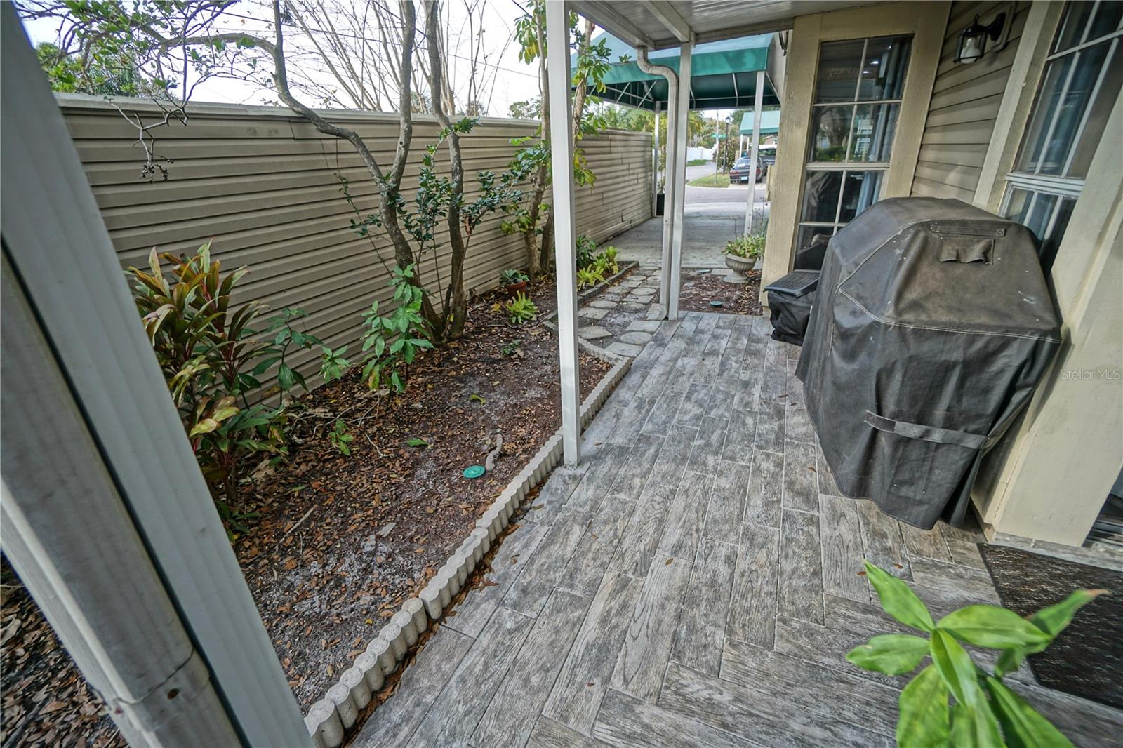 Image 36 of 45 For 6924 Lakeview Court