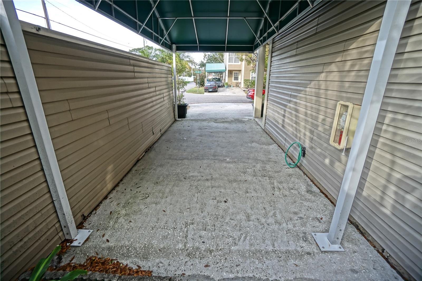 Image 38 of 45 For 6924 Lakeview Court