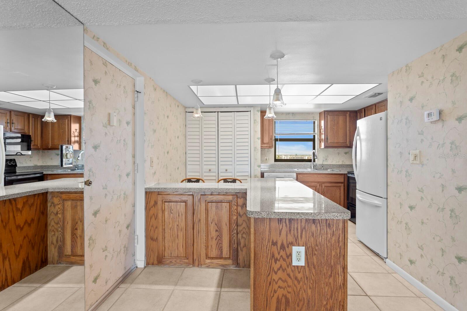 Image 17 of 70 For 7050 Sunset Drive S 801