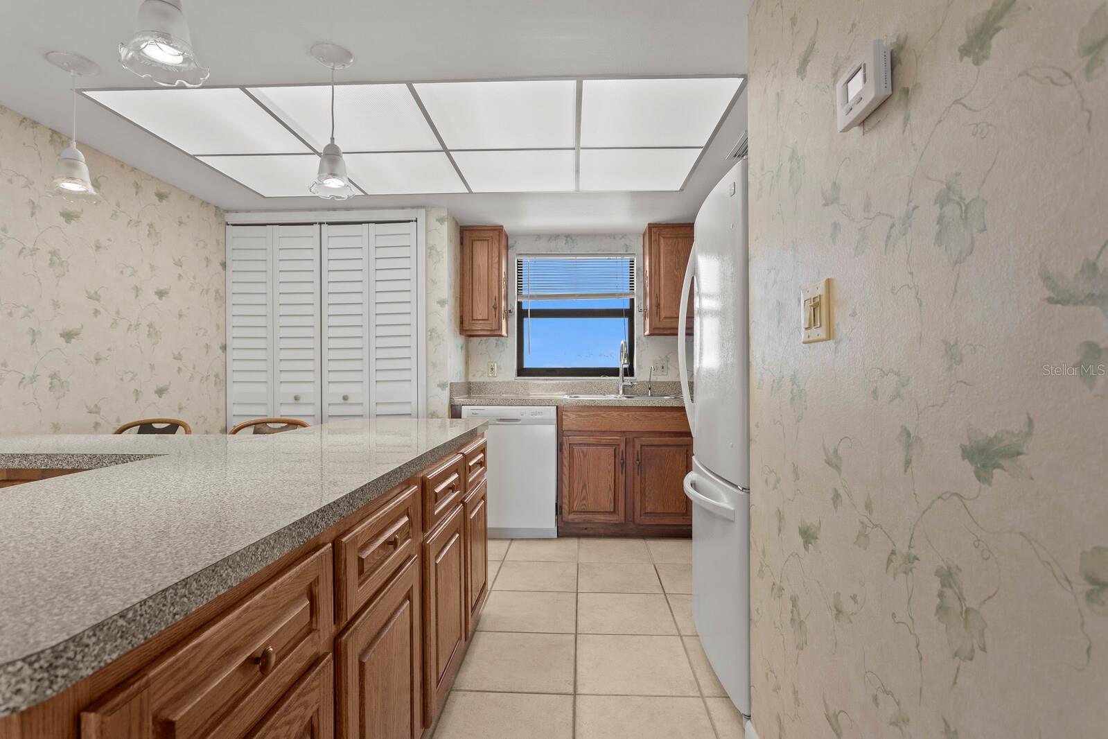 Image 19 of 70 For 7050 Sunset Drive S 801