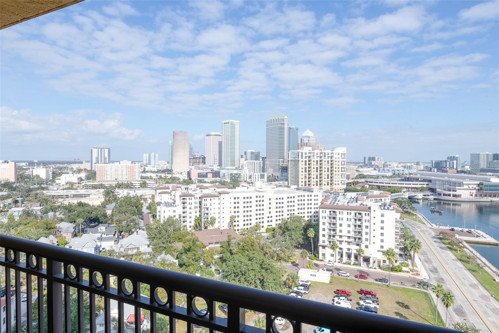 Image 5 of 29 For 345 Bayshore Boulevard 1712