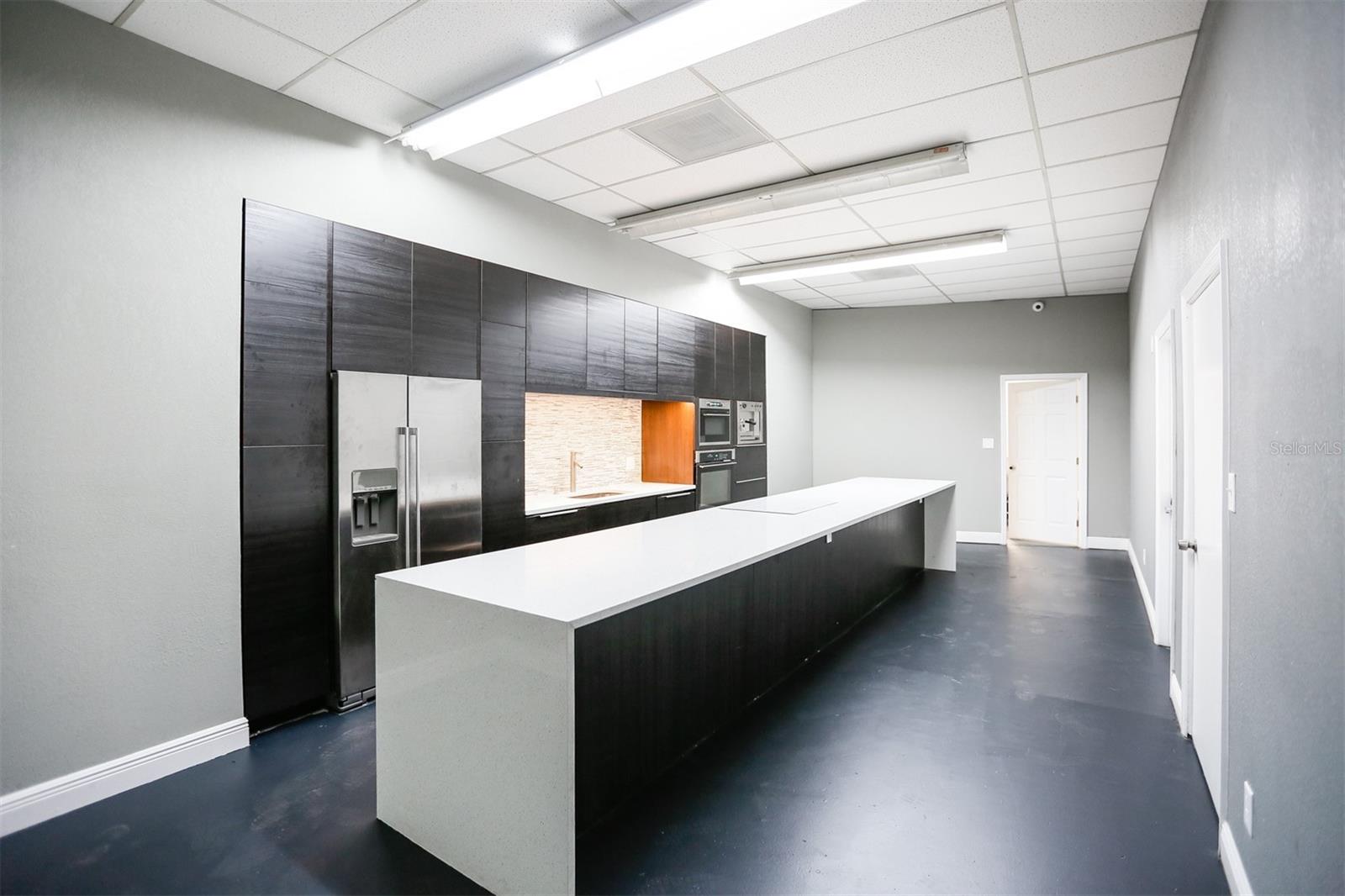 Listing photo id 2 for 4907 Florida Avenue