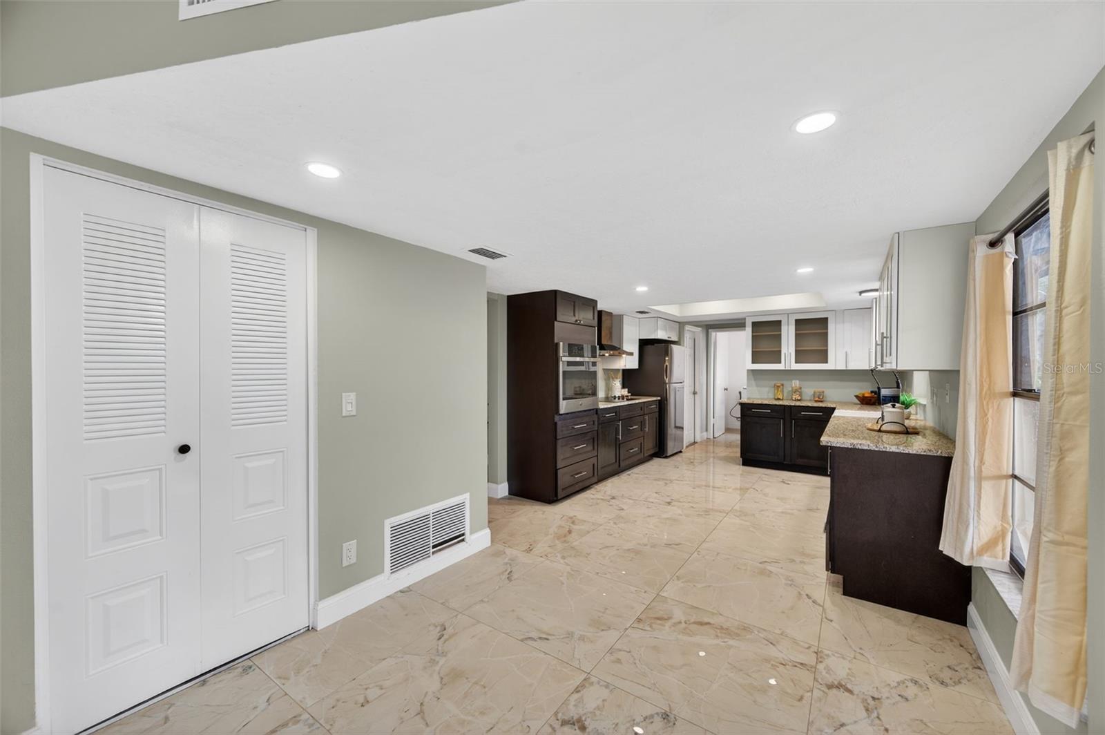 Image 20 of 72 For 520 Wynnwood Drive