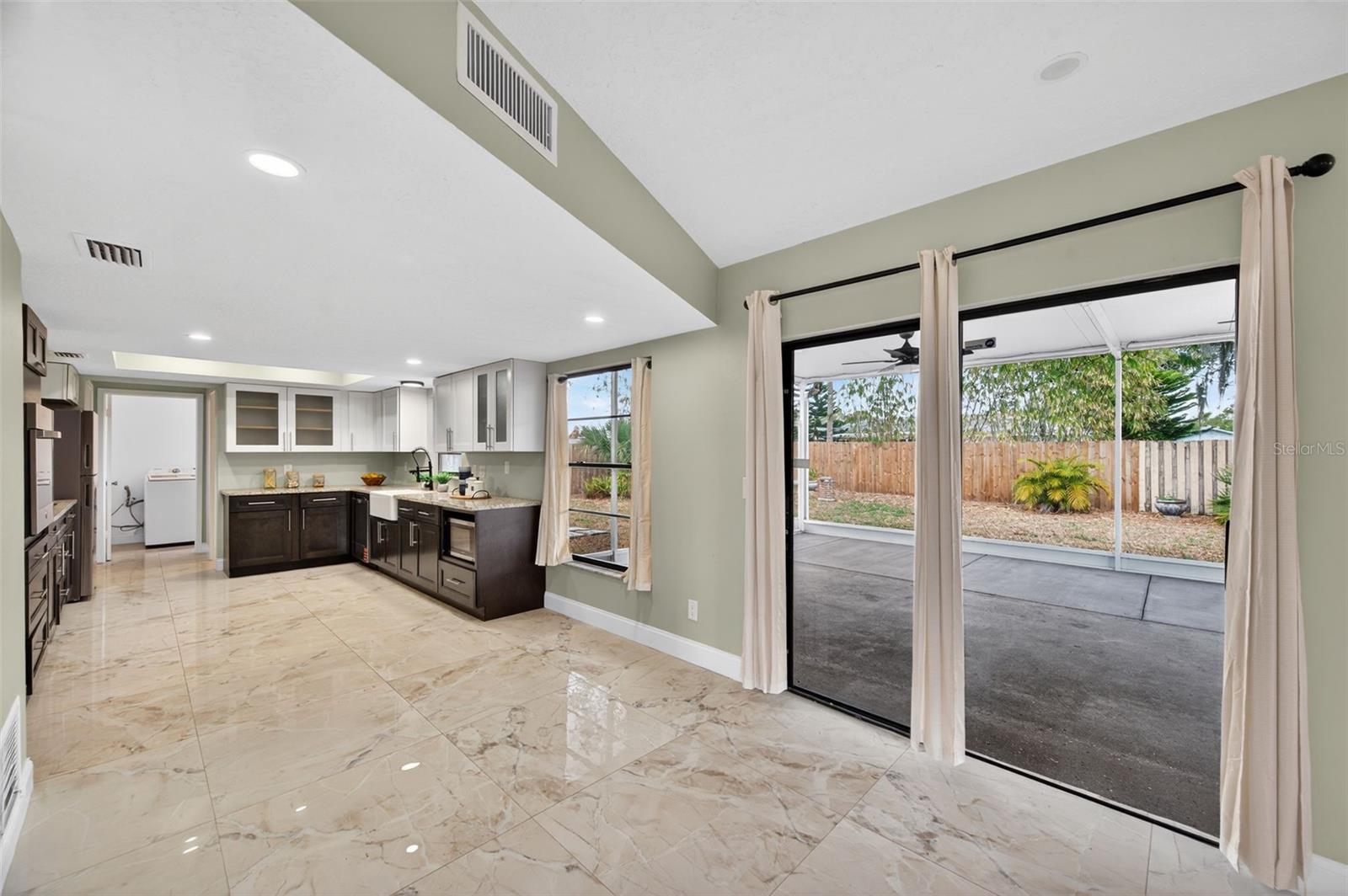 Image 21 of 72 For 520 Wynnwood Drive