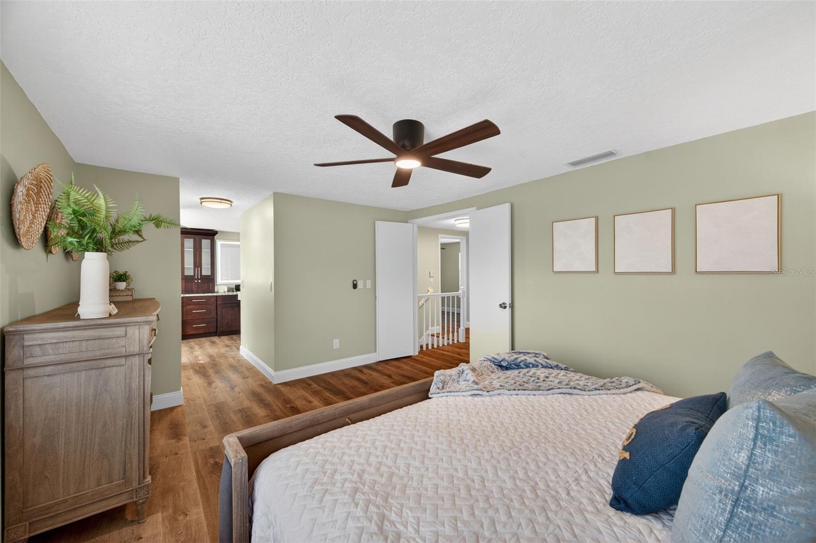 Image 36 of 72 For 520 Wynnwood Drive