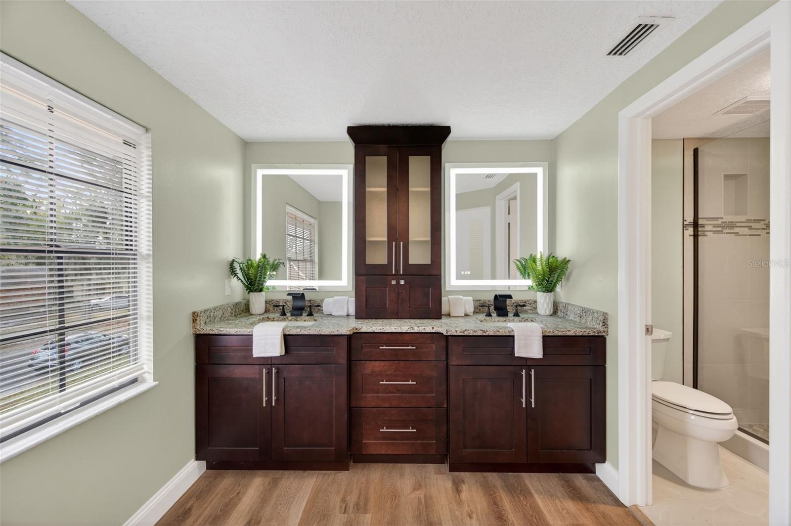 Image 39 of 72 For 520 Wynnwood Drive