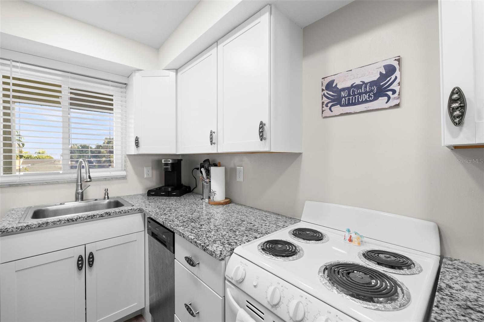 Image 14 of 37 For 6767 Sunset Way 206