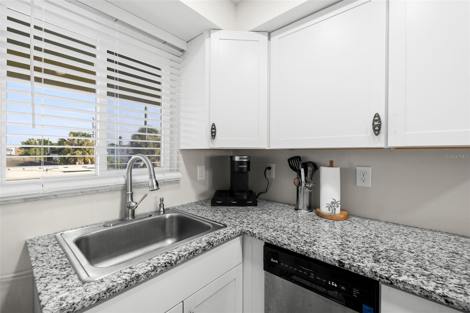 Image 16 of 37 For 6767 Sunset Way 206