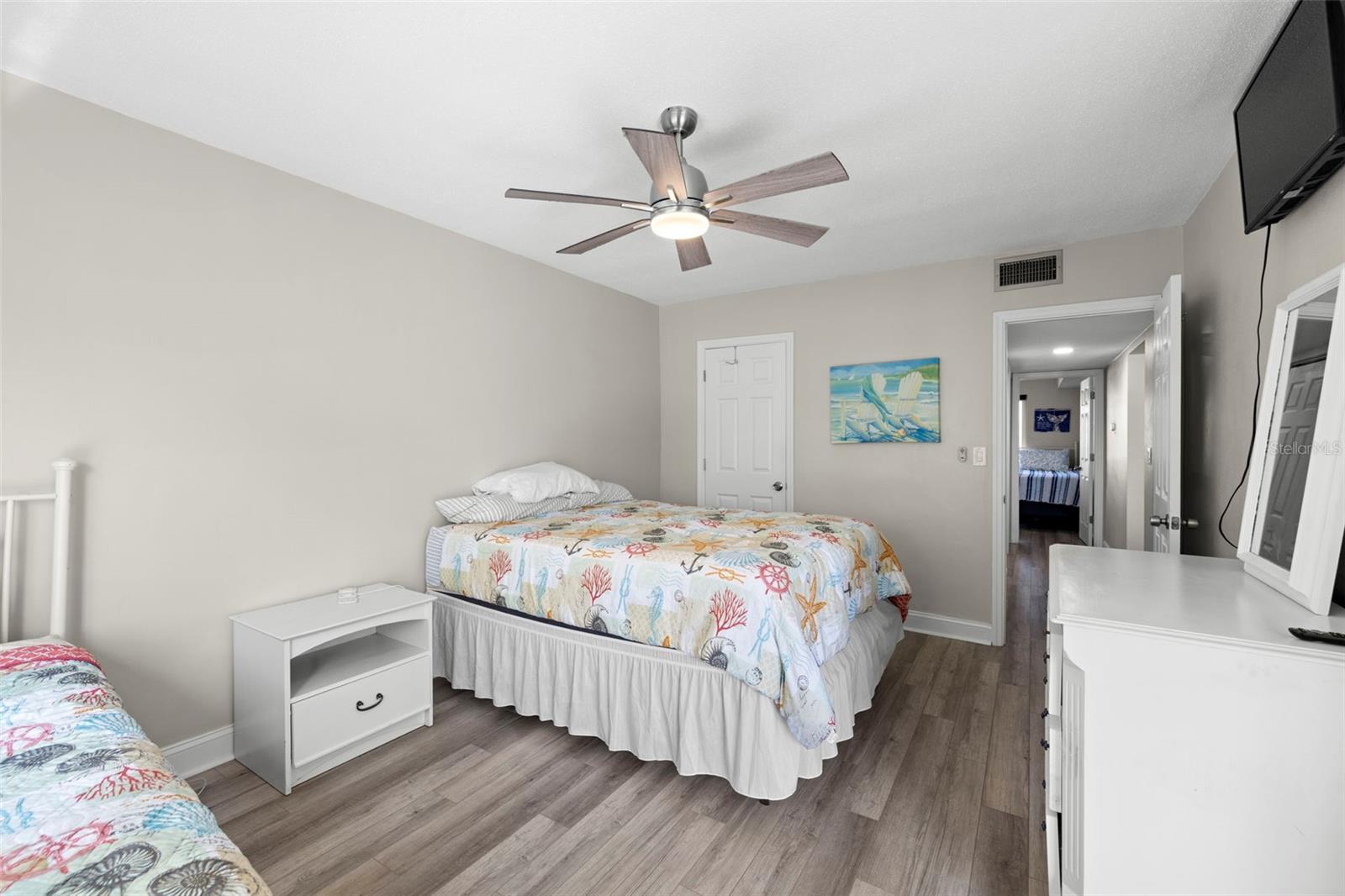 Image 22 of 37 For 6767 Sunset Way 206