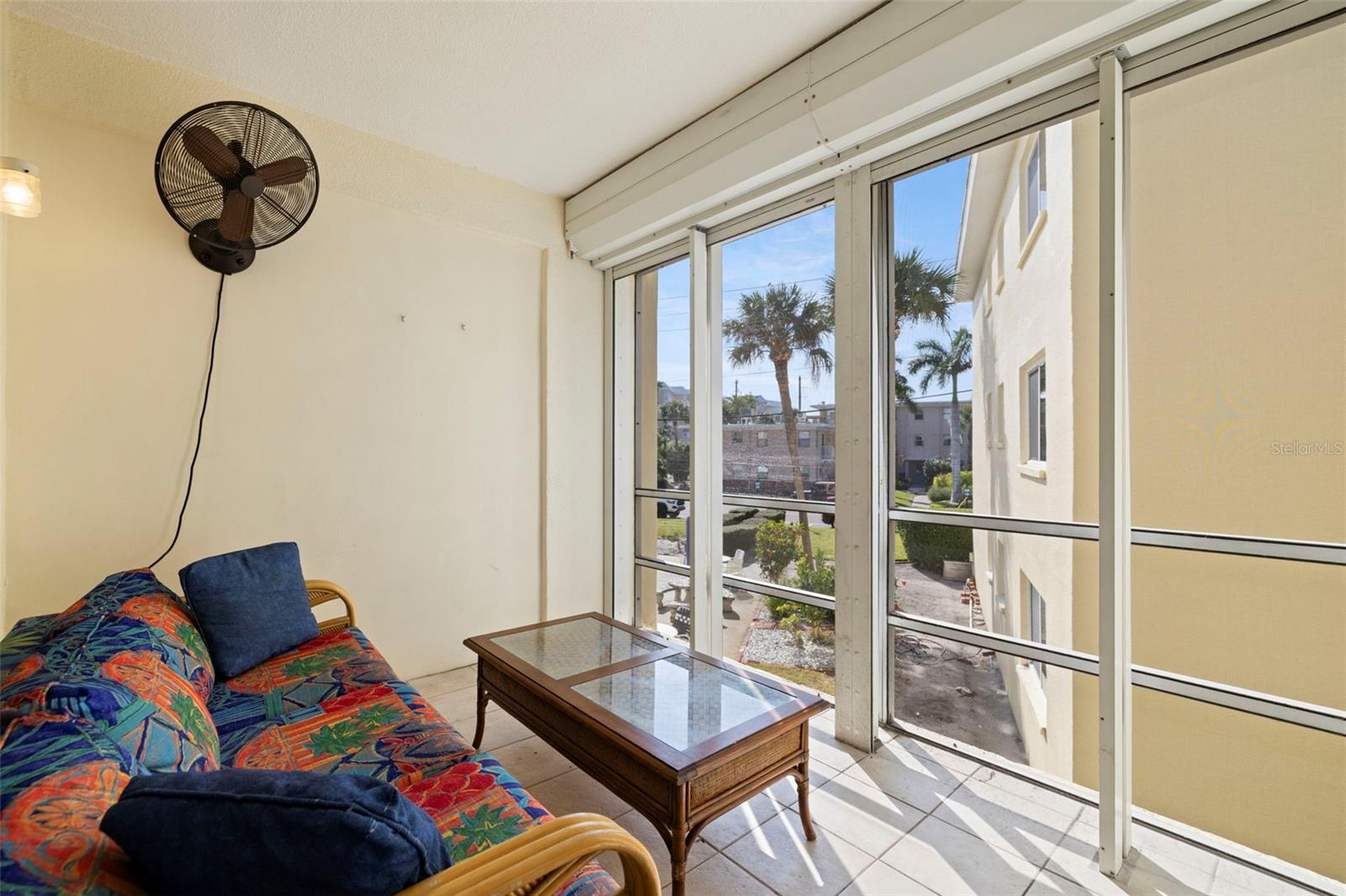 Image 5 of 37 For 6767 Sunset Way 206