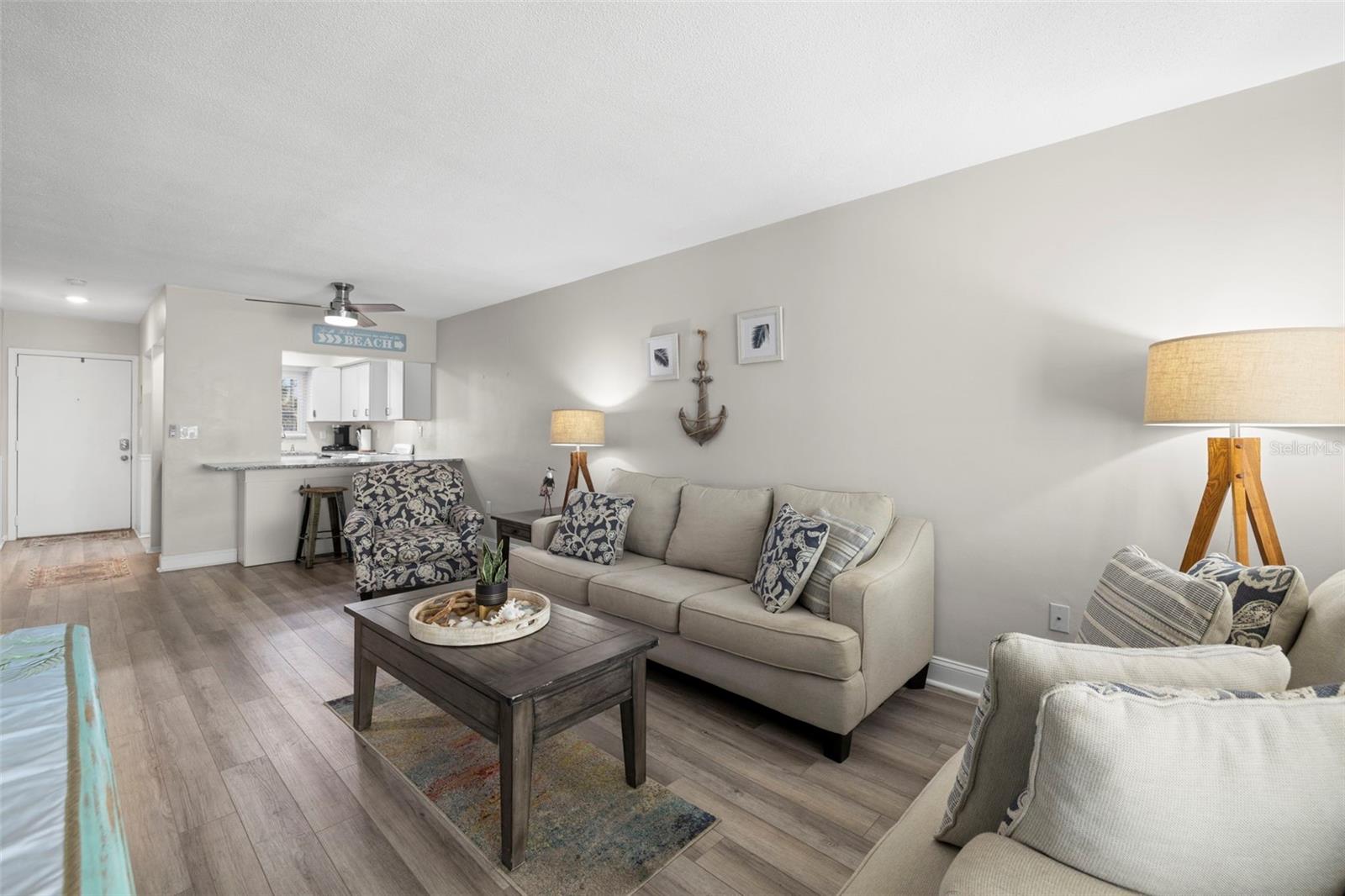 Image 7 of 37 For 6767 Sunset Way 206