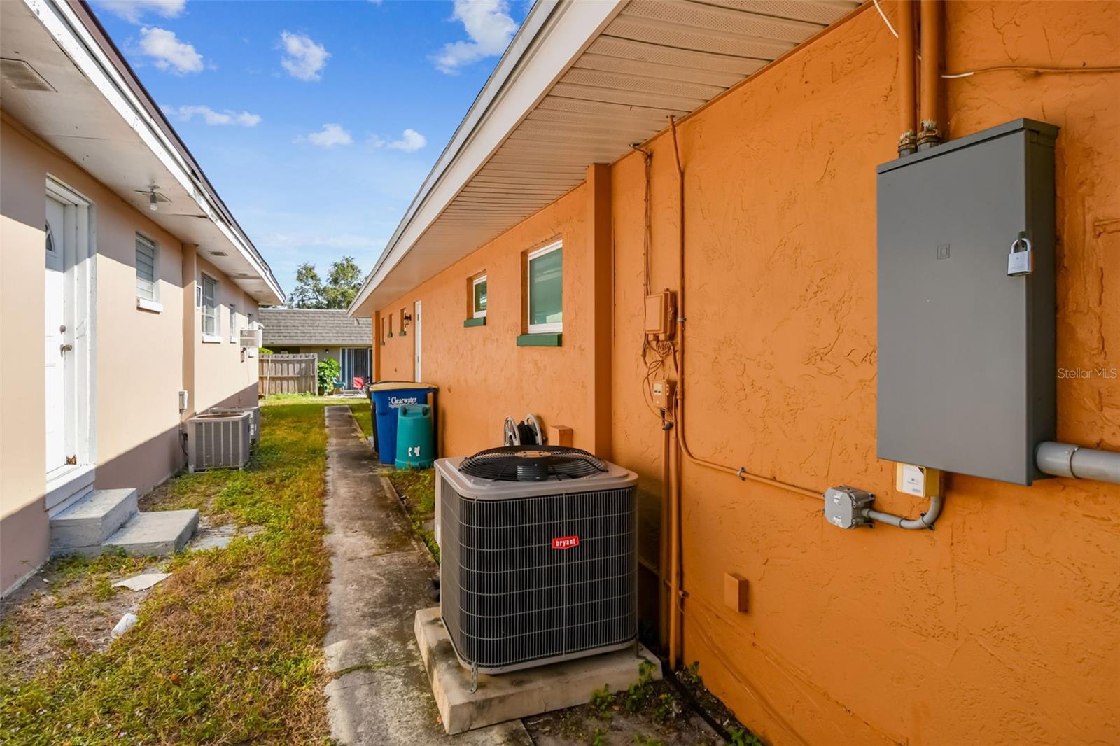 Listing photo id 8 for 321 Lincoln Avenue