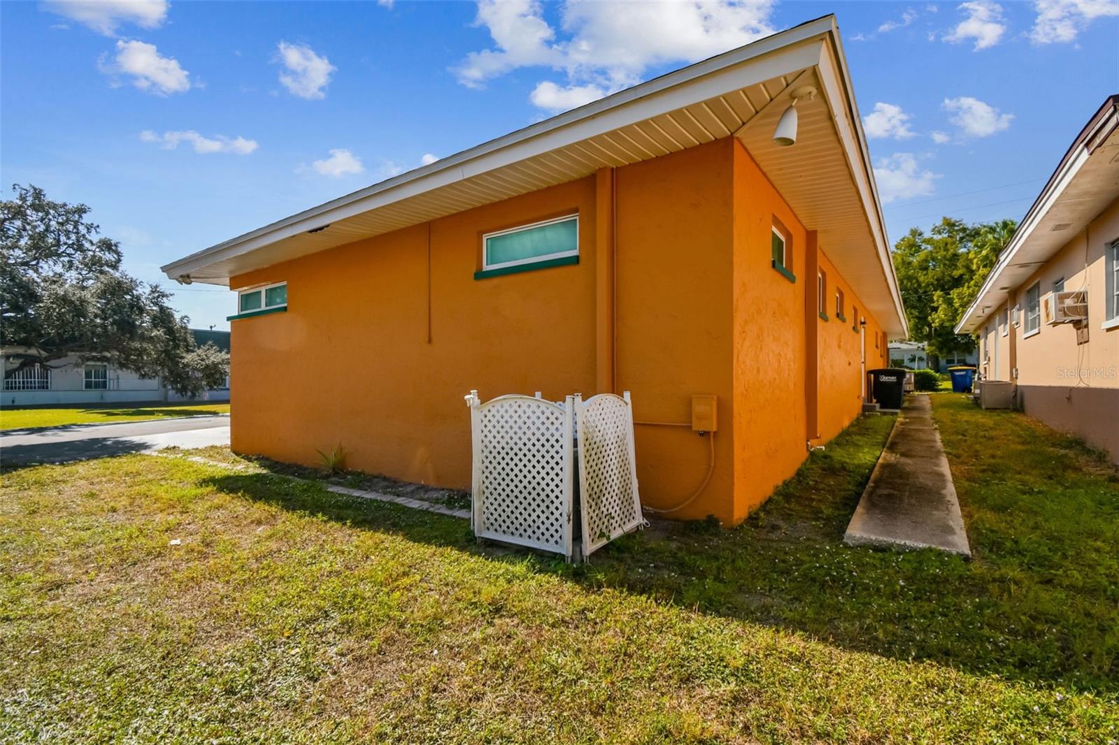 Listing photo id 9 for 321 Lincoln Avenue