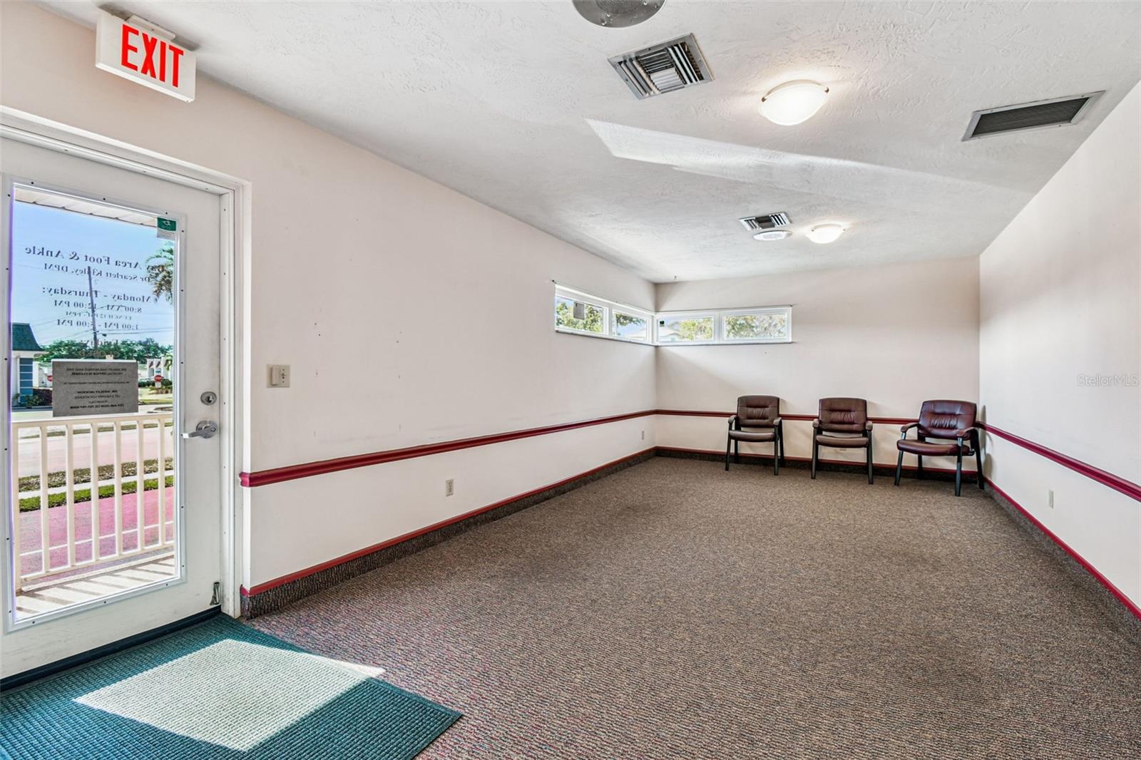 Listing photo id 13 for 321 Lincoln Avenue