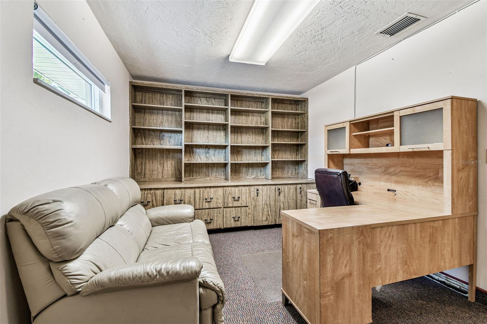 Listing photo id 20 for 321 Lincoln Avenue