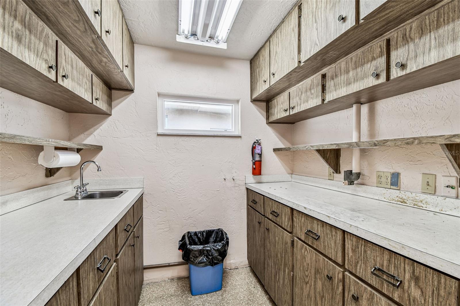 Listing photo id 21 for 321 Lincoln Avenue