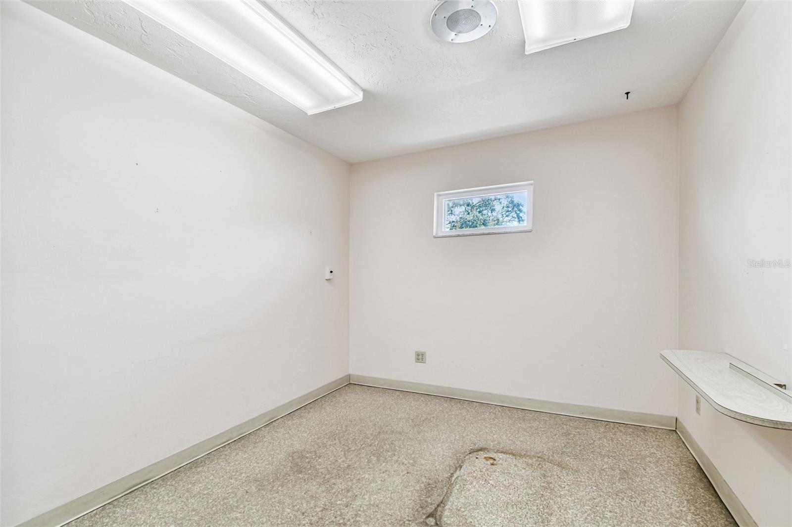 Listing photo id 22 for 321 Lincoln Avenue