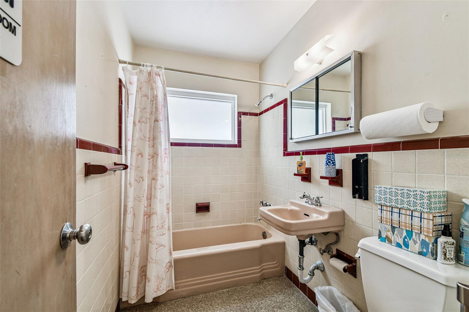 Listing photo id 32 for 321 Lincoln Avenue