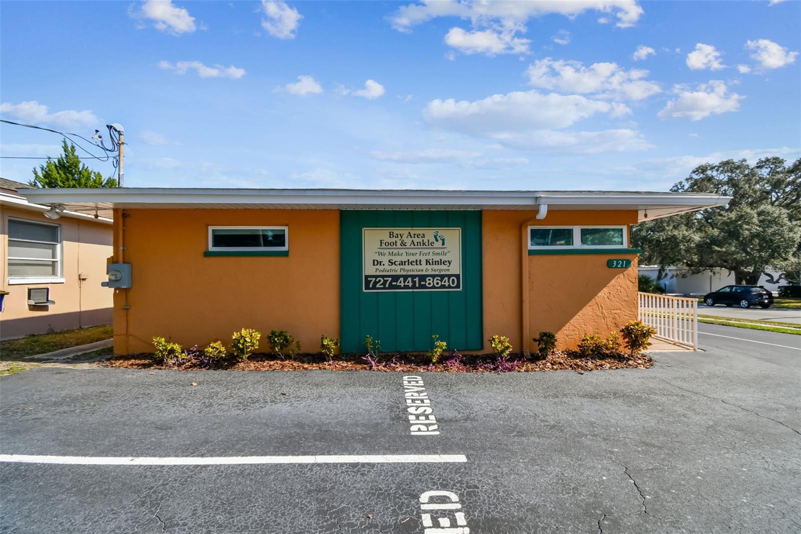 Listing photo id 2 for 321 Lincoln Avenue