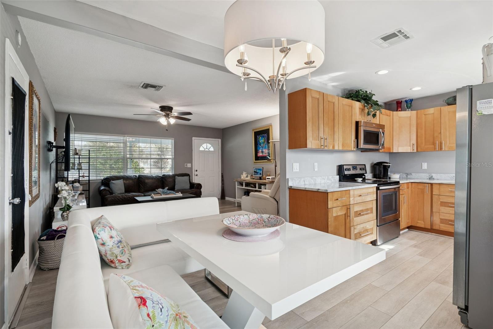 Image 18 of 73 For 13614 Croft Drive N