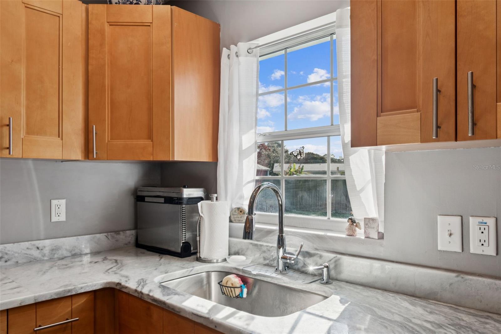 Image 22 of 73 For 13614 Croft Drive N