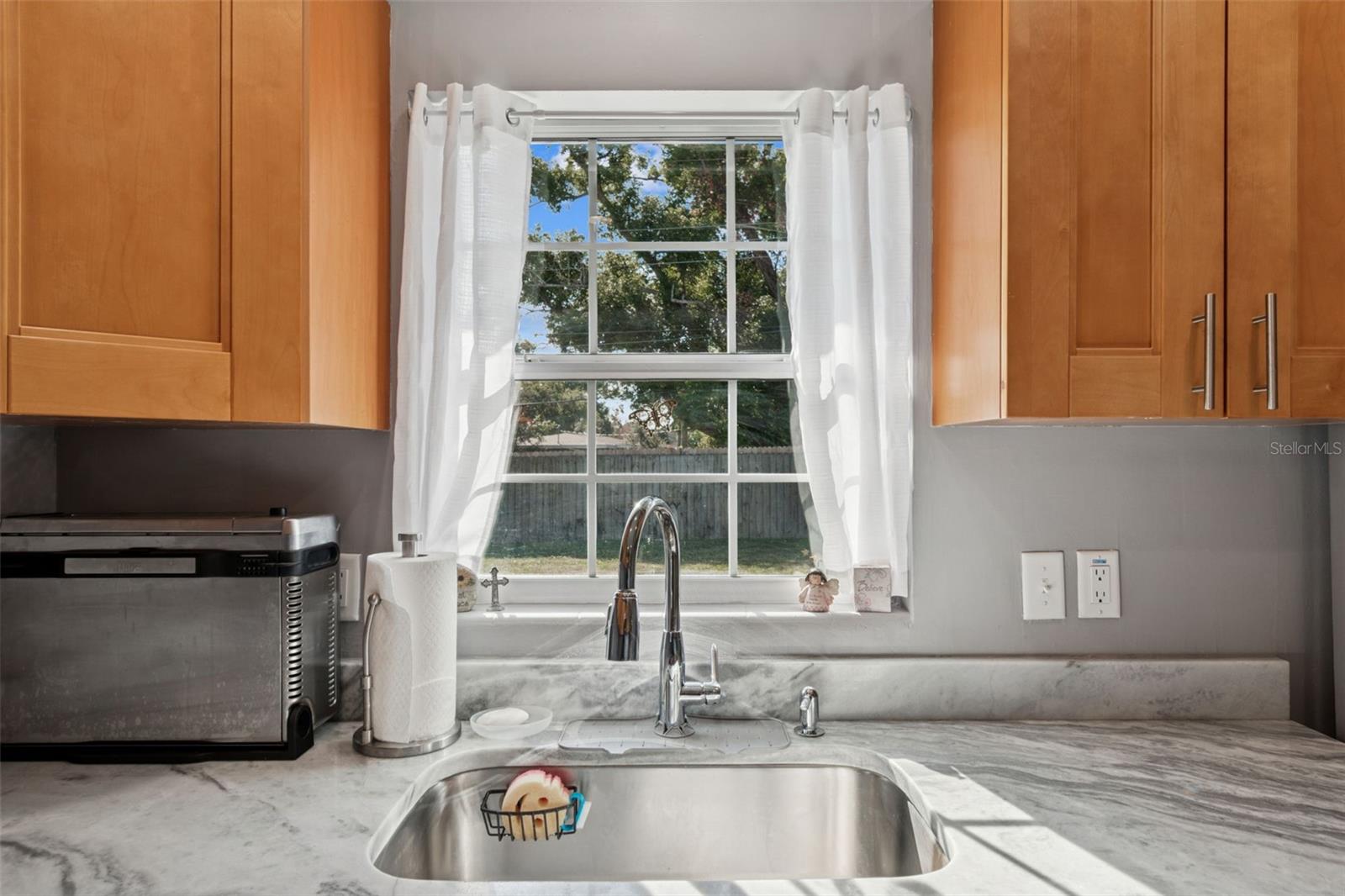 Image 23 of 73 For 13614 Croft Drive N