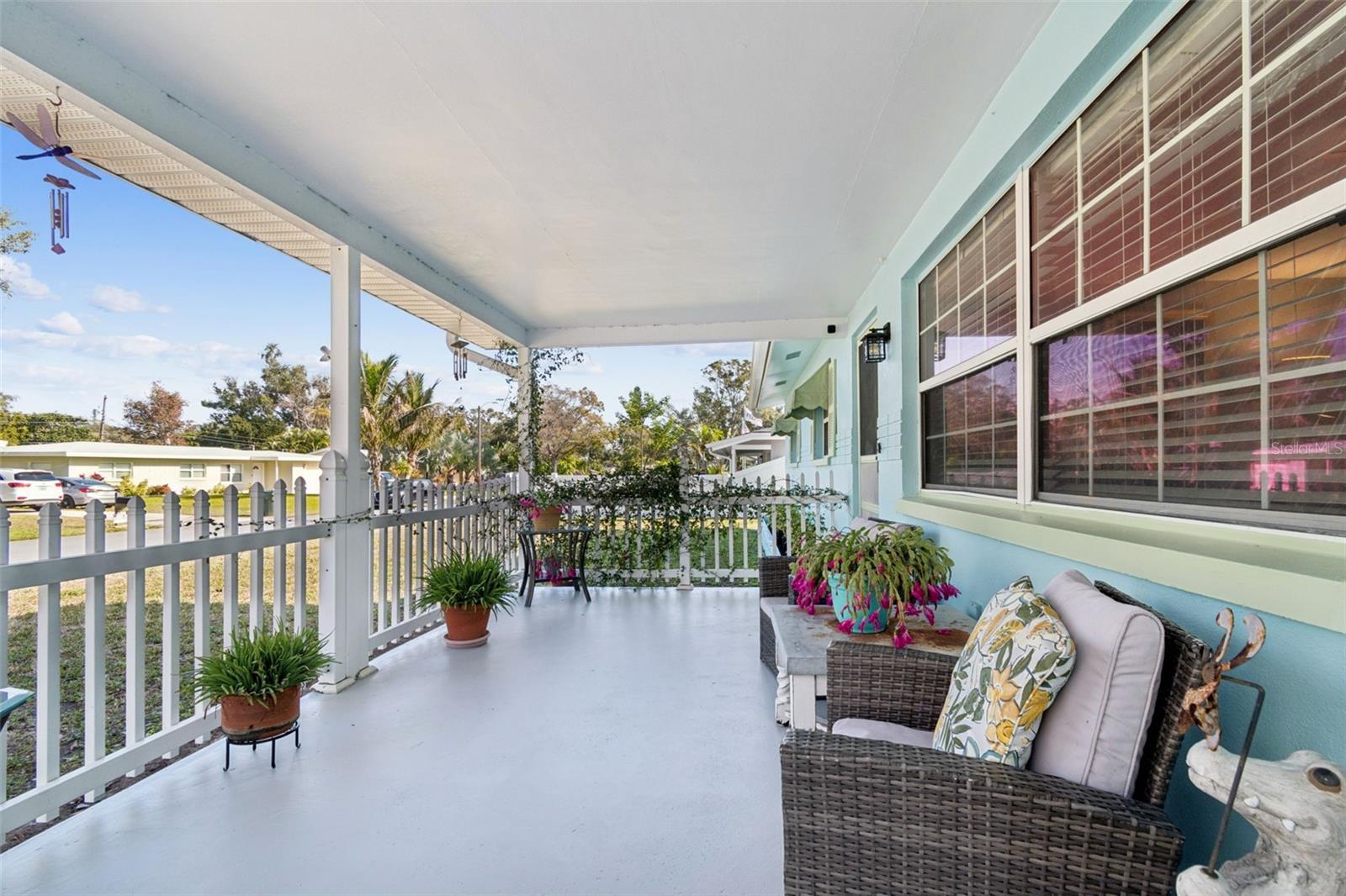 Image 6 of 73 For 13614 Croft Drive N