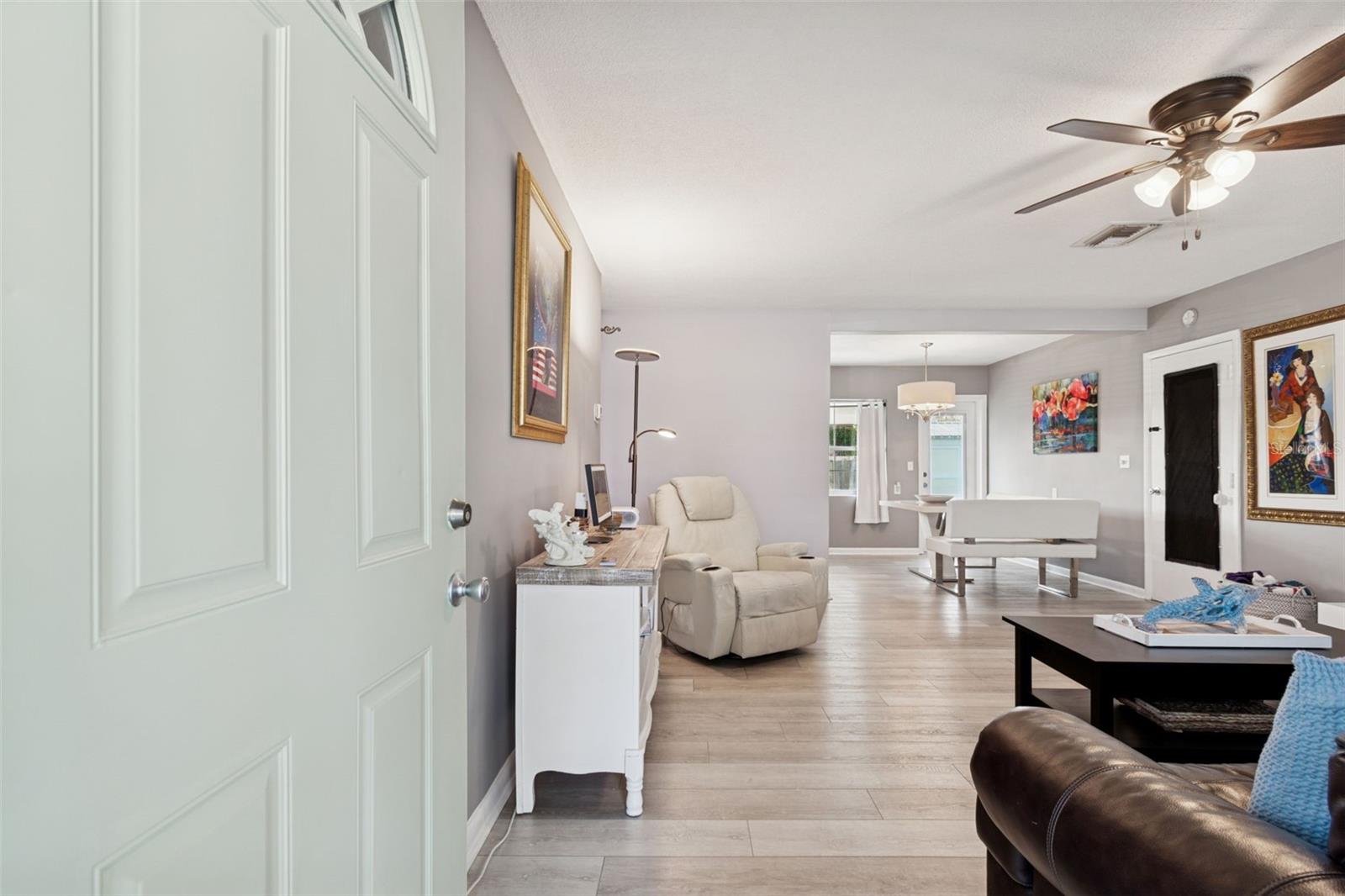 Image 8 of 73 For 13614 Croft Drive N