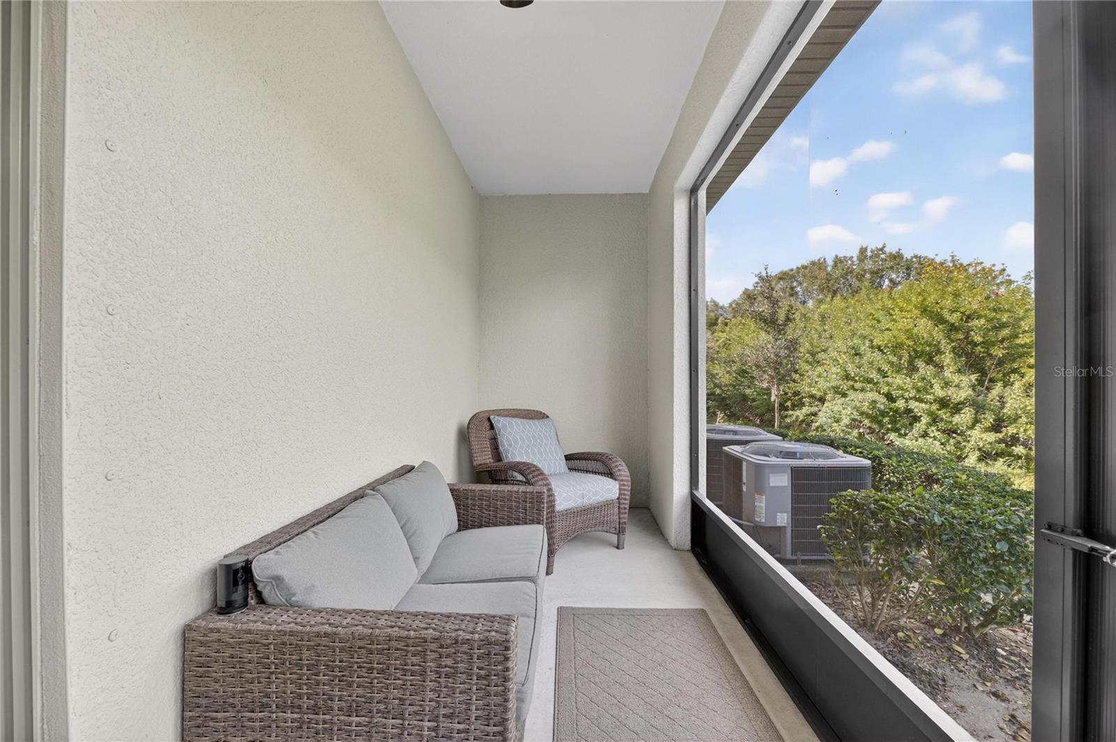 Image 17 of 62 For 9652 Pembrooke Pines Drive