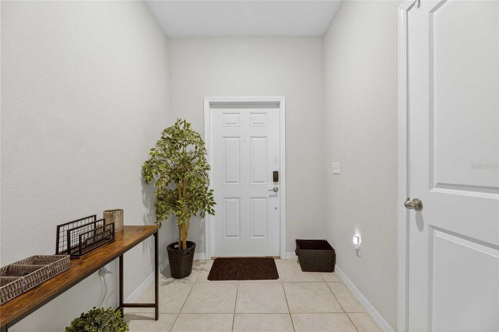 Image 5 of 62 For 9652 Pembrooke Pines Drive