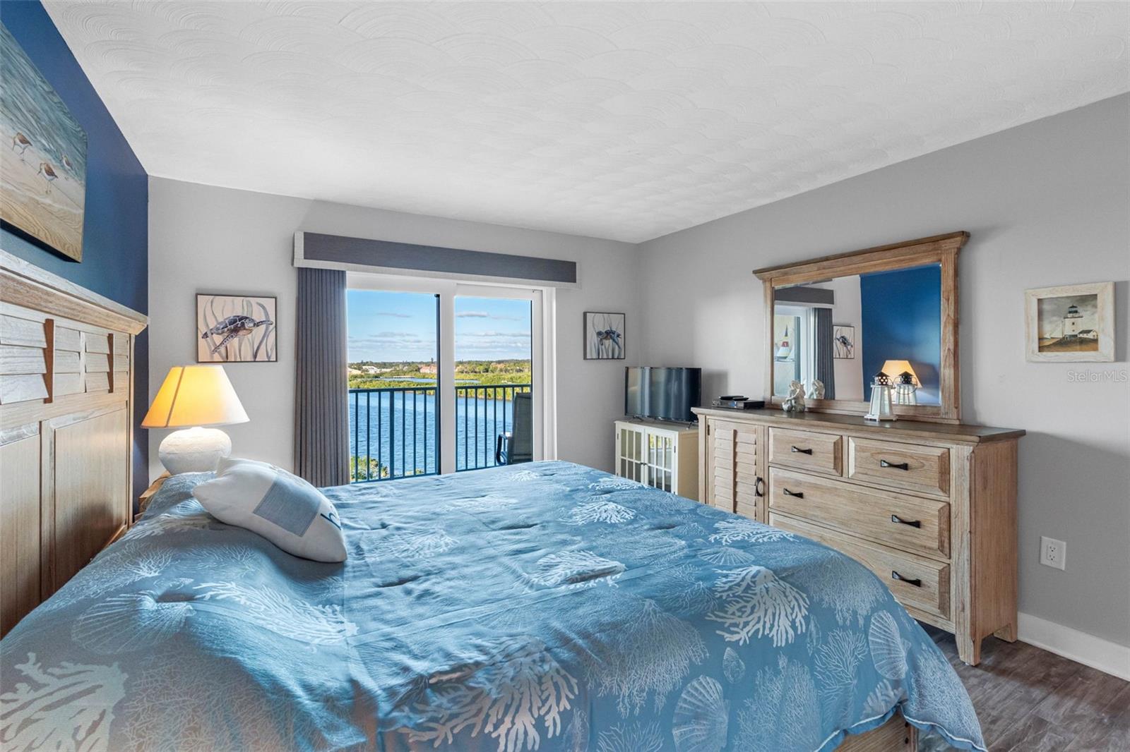 Image 16 of 84 For 19451 Gulf Boulevard 706