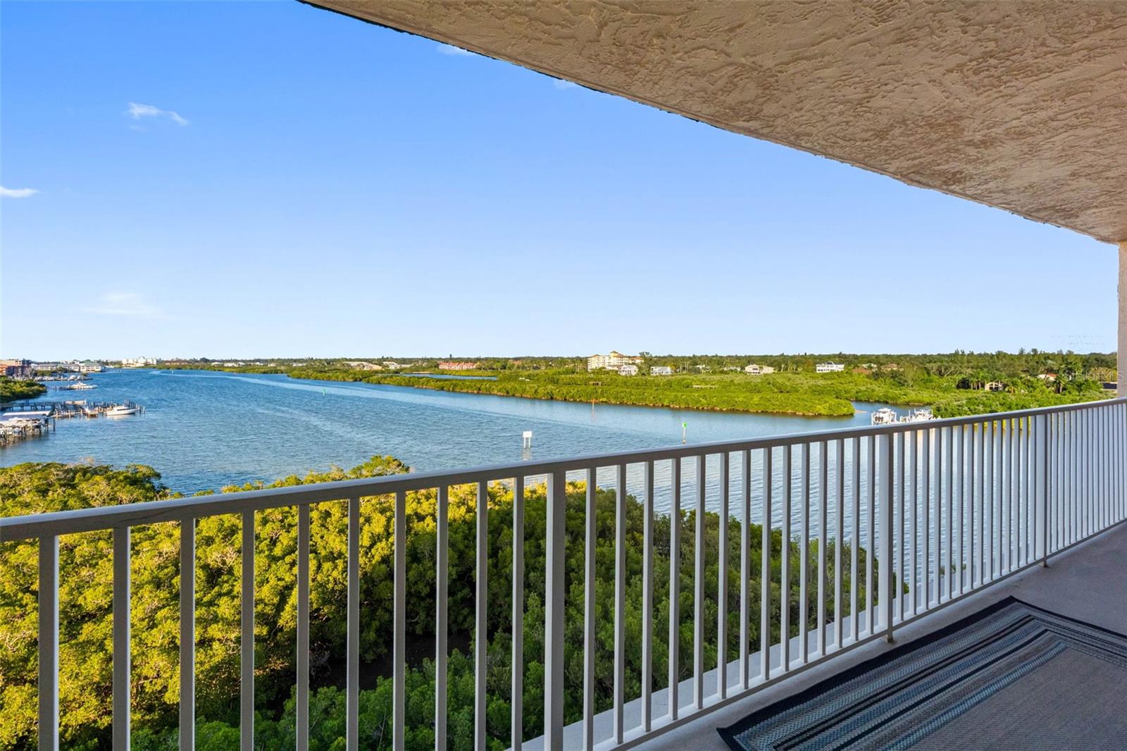 Image 34 of 84 For 19451 Gulf Boulevard 706