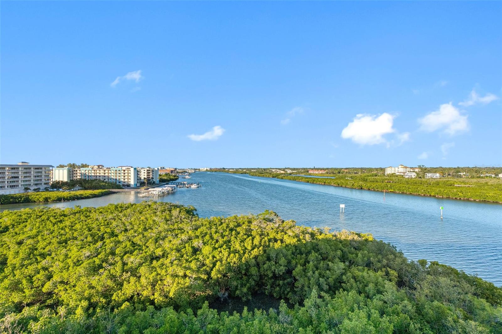 Image 35 of 84 For 19451 Gulf Boulevard 706