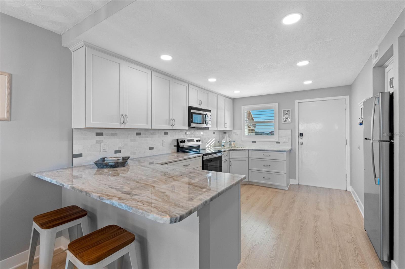 Image 40 of 84 For 19451 Gulf Boulevard 706