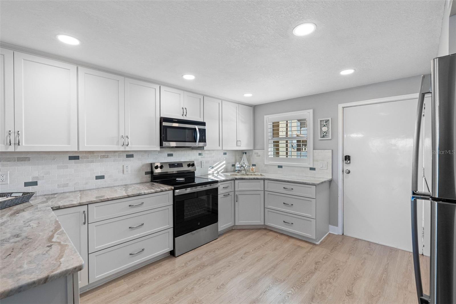 Image 41 of 84 For 19451 Gulf Boulevard 706