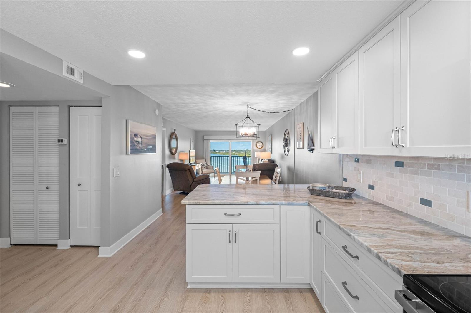 Image 43 of 84 For 19451 Gulf Boulevard 706