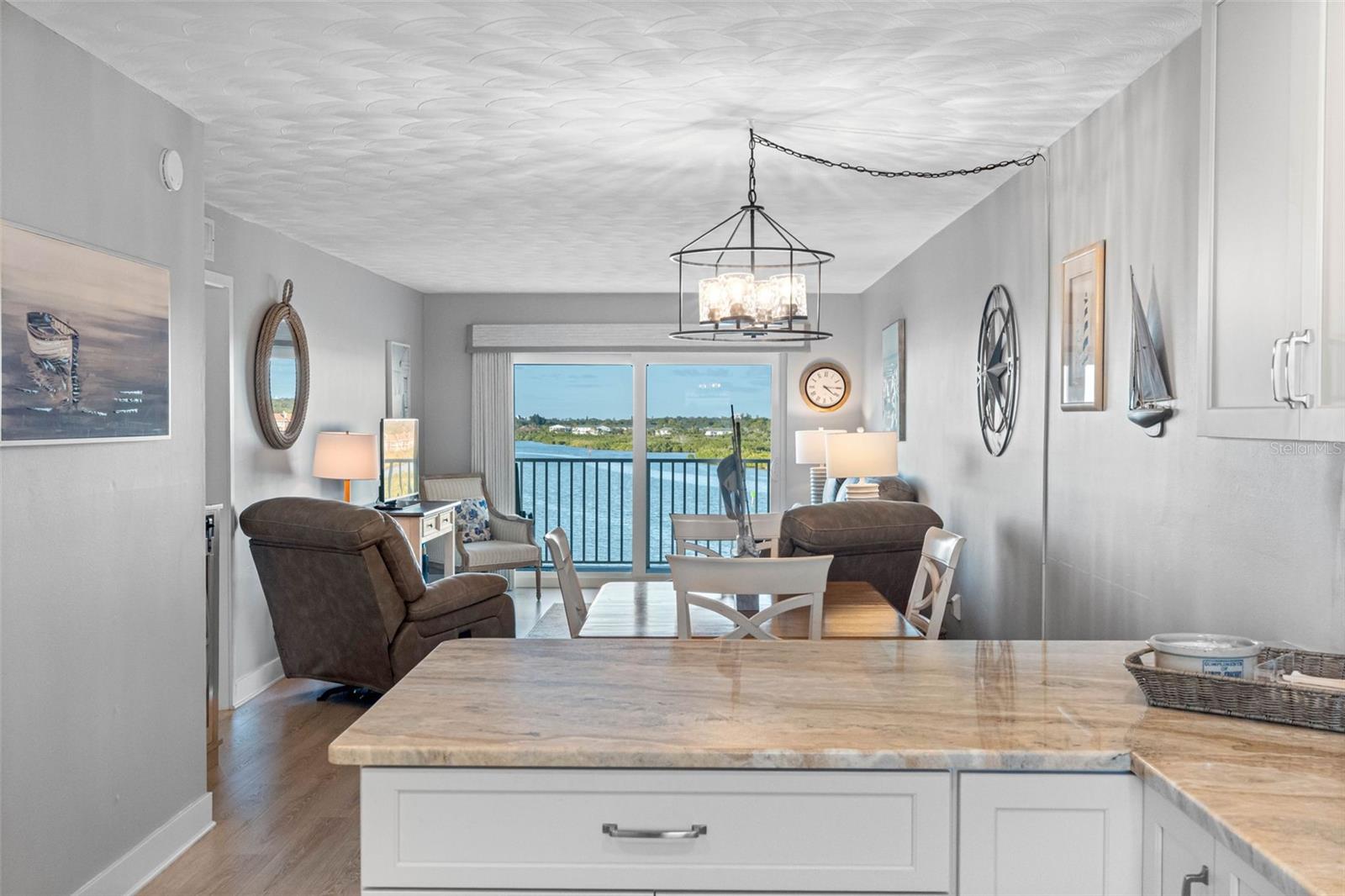 Image 44 of 84 For 19451 Gulf Boulevard 706